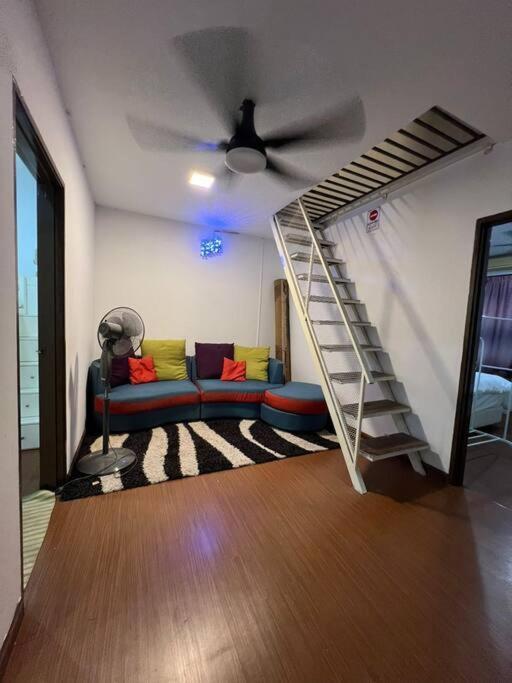 Mael's Seksyen 16